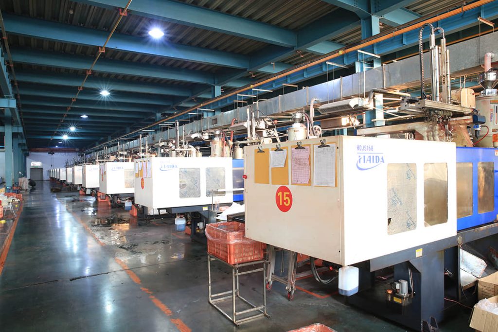 Machine row on the production floor of SGSBOTTLE's factory